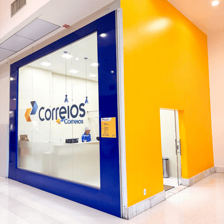 Imagem de interna da loja correios